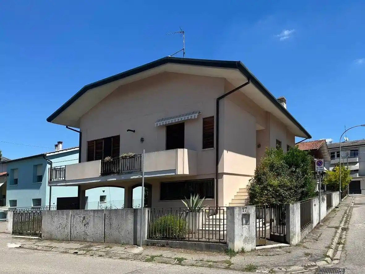 Villa in vendita a Rovigo