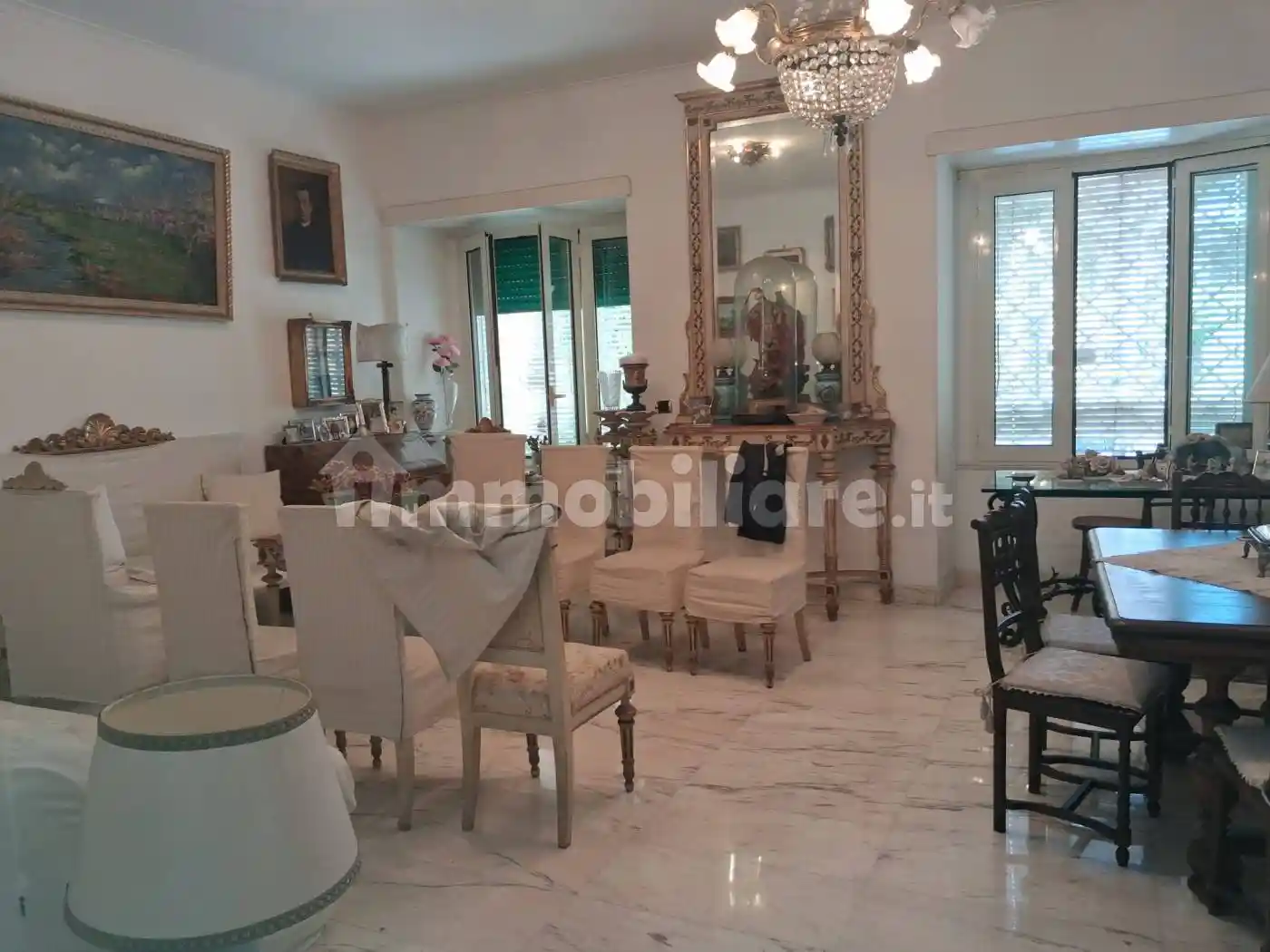 Appartamento in vendita a Napoli