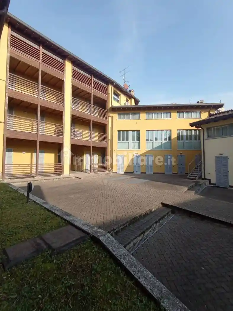 Appartamento in vendita a Rogeno