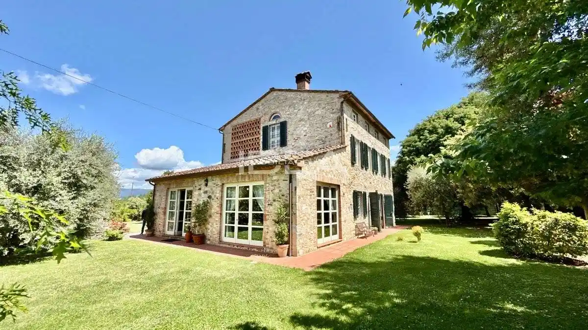 Rustico - Casale in vendita a Capannori