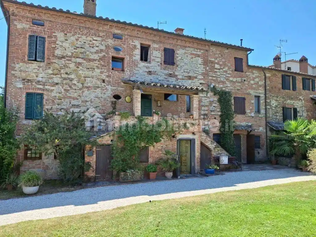 Rustico - Casale in vendita a Castiglione del Lago