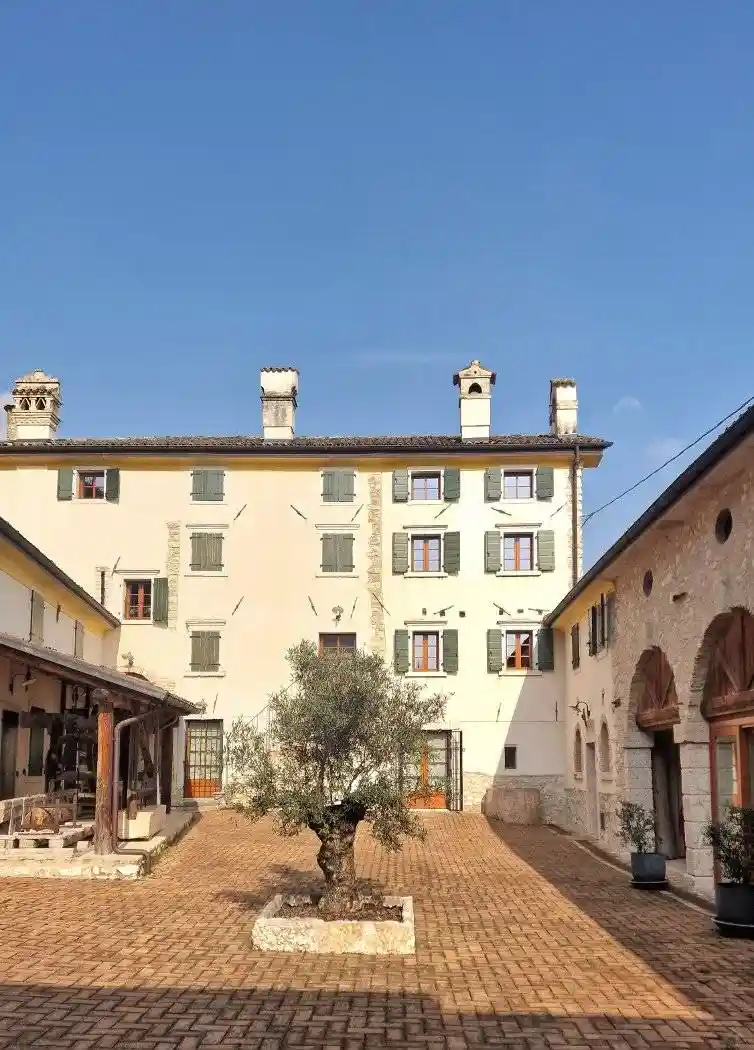 Rustico - Casale in vendita a Caprino Veronese