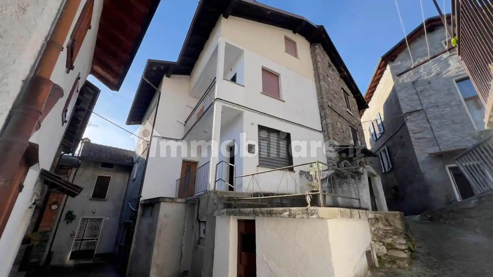 Casa indipendente in vendita a Buglio in Monte