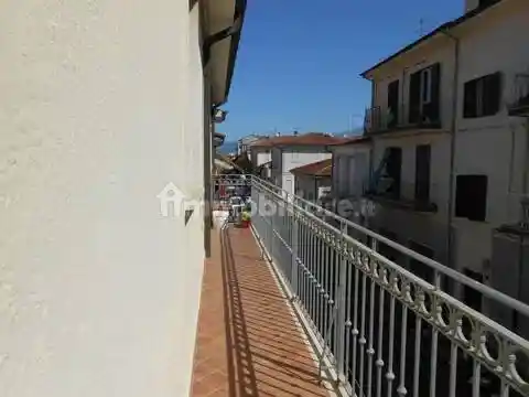 Appartamento in vendita a Viareggio