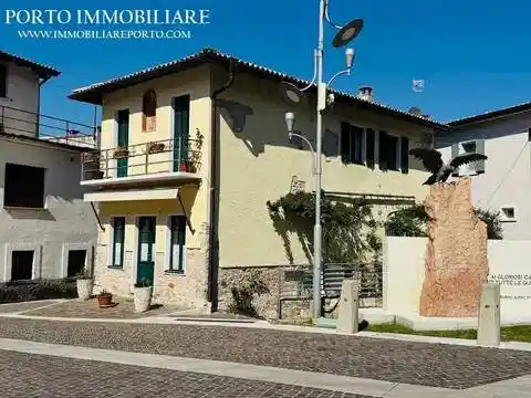 Villa in vendita a Torri del Benaco