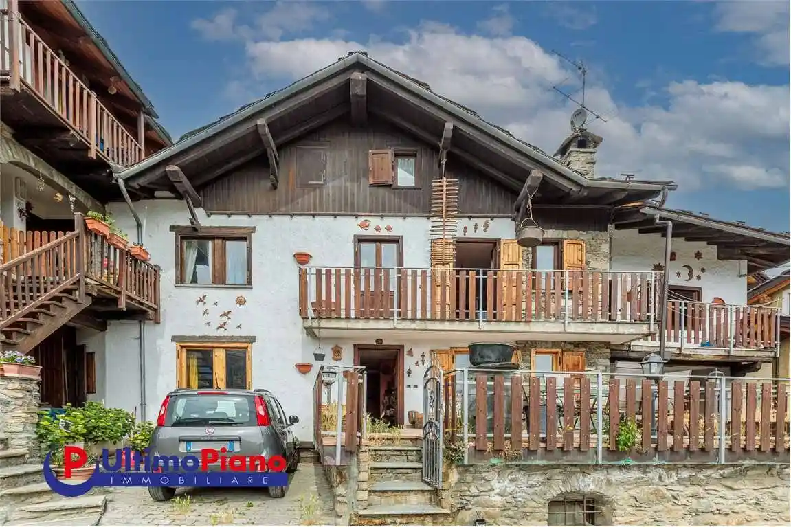 Casa indipendente in vendita a Aosta