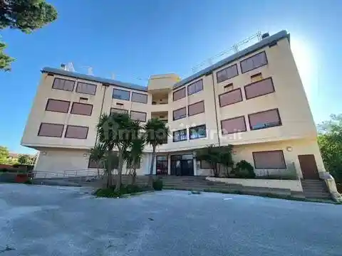 Palazzo - Edificio in vendita a Anzio