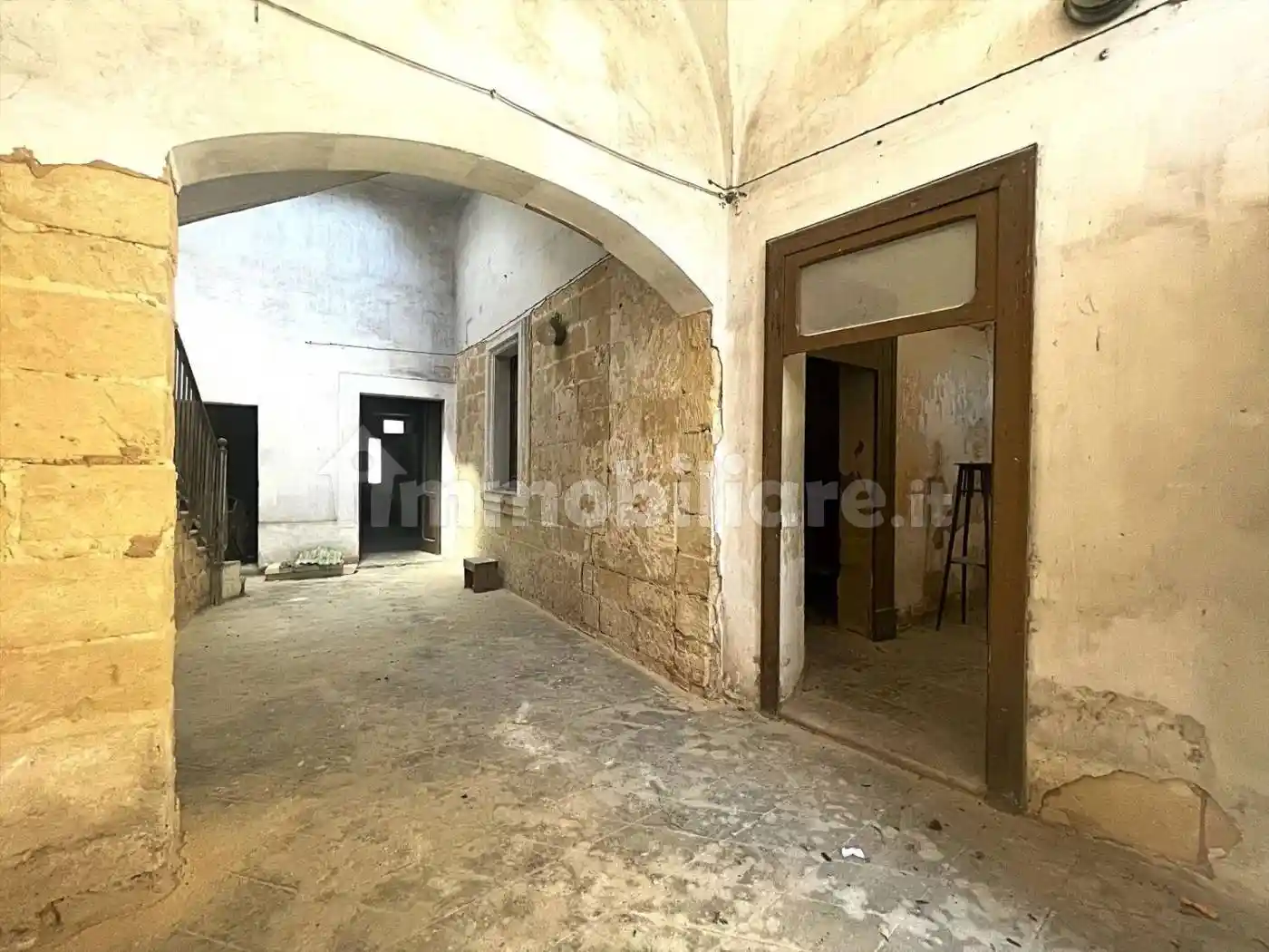 Palazzo - Edificio in vendita a Lizzanello