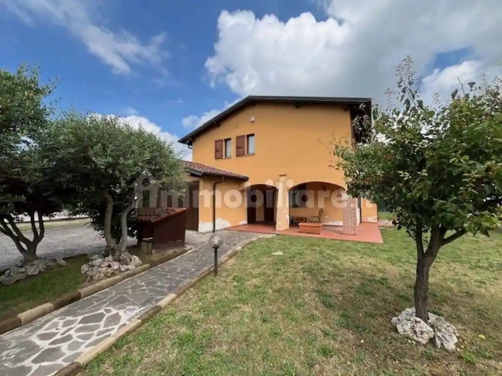 Villa in vendita a Orio Litta