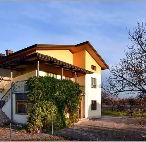 Casa indipendente in vendita a Fontanafredda