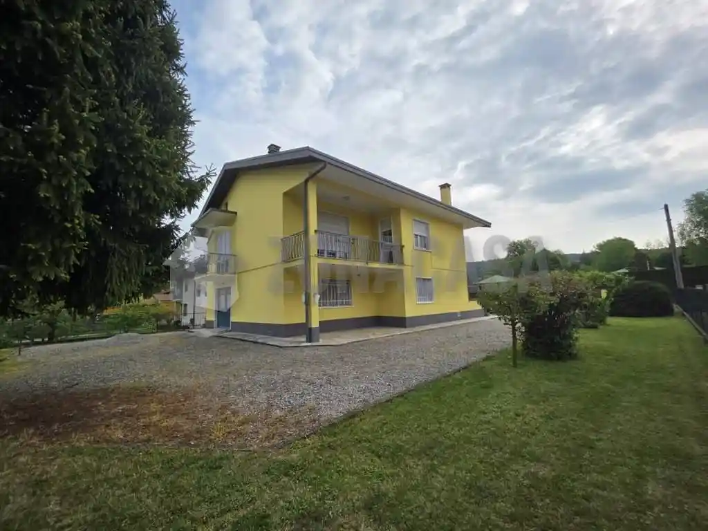Villa in vendita a Vergiate