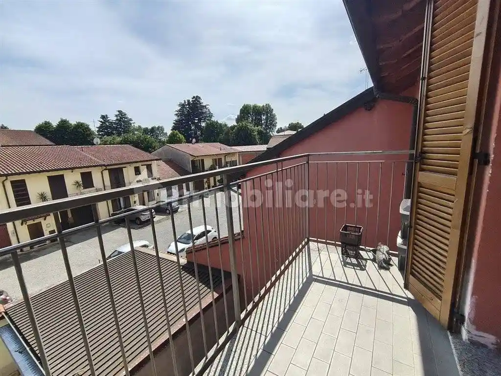 Appartamento in affitto a Biassono