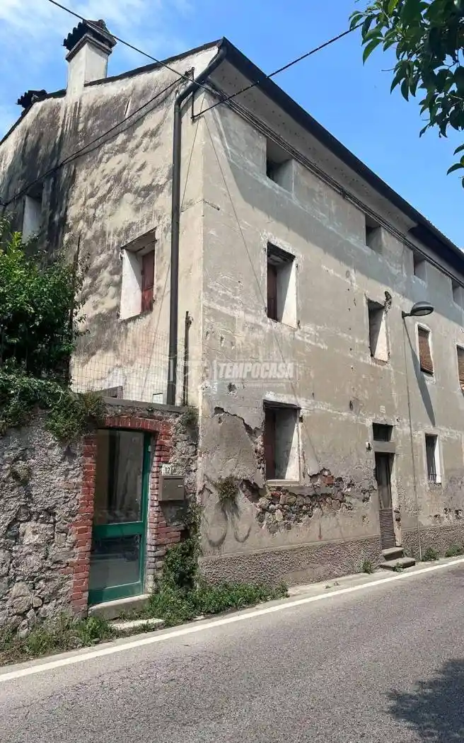 Casa indipendente in vendita a Bassano del Grappa