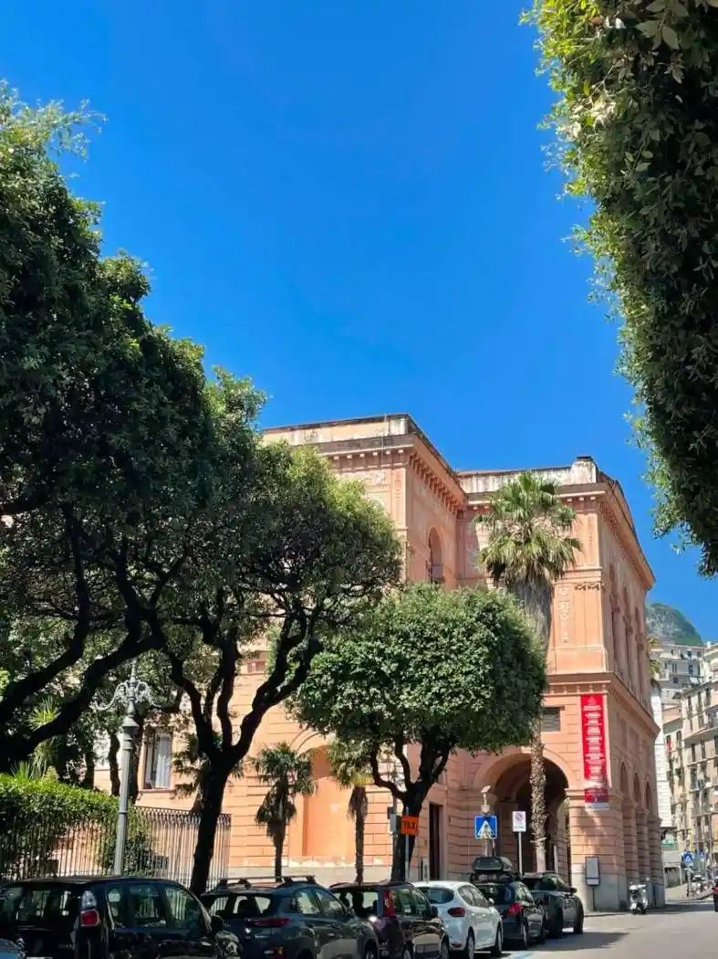 Appartamento in vendita a Salerno