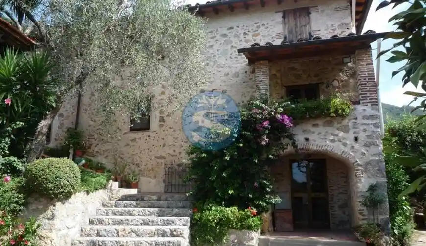 Rustico - Casale in vendita a Camaiore