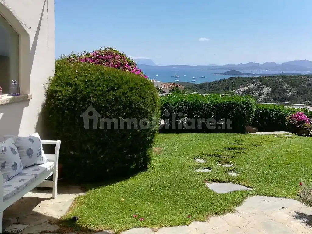 Appartamento in vendita a Arzachena