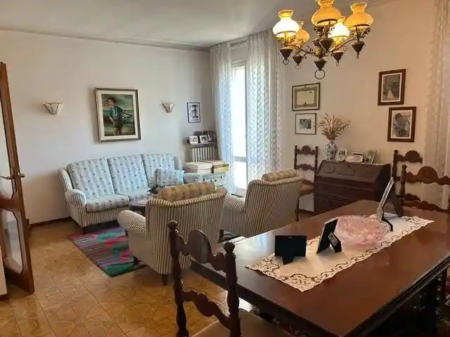 Villa in vendita a Cavriago