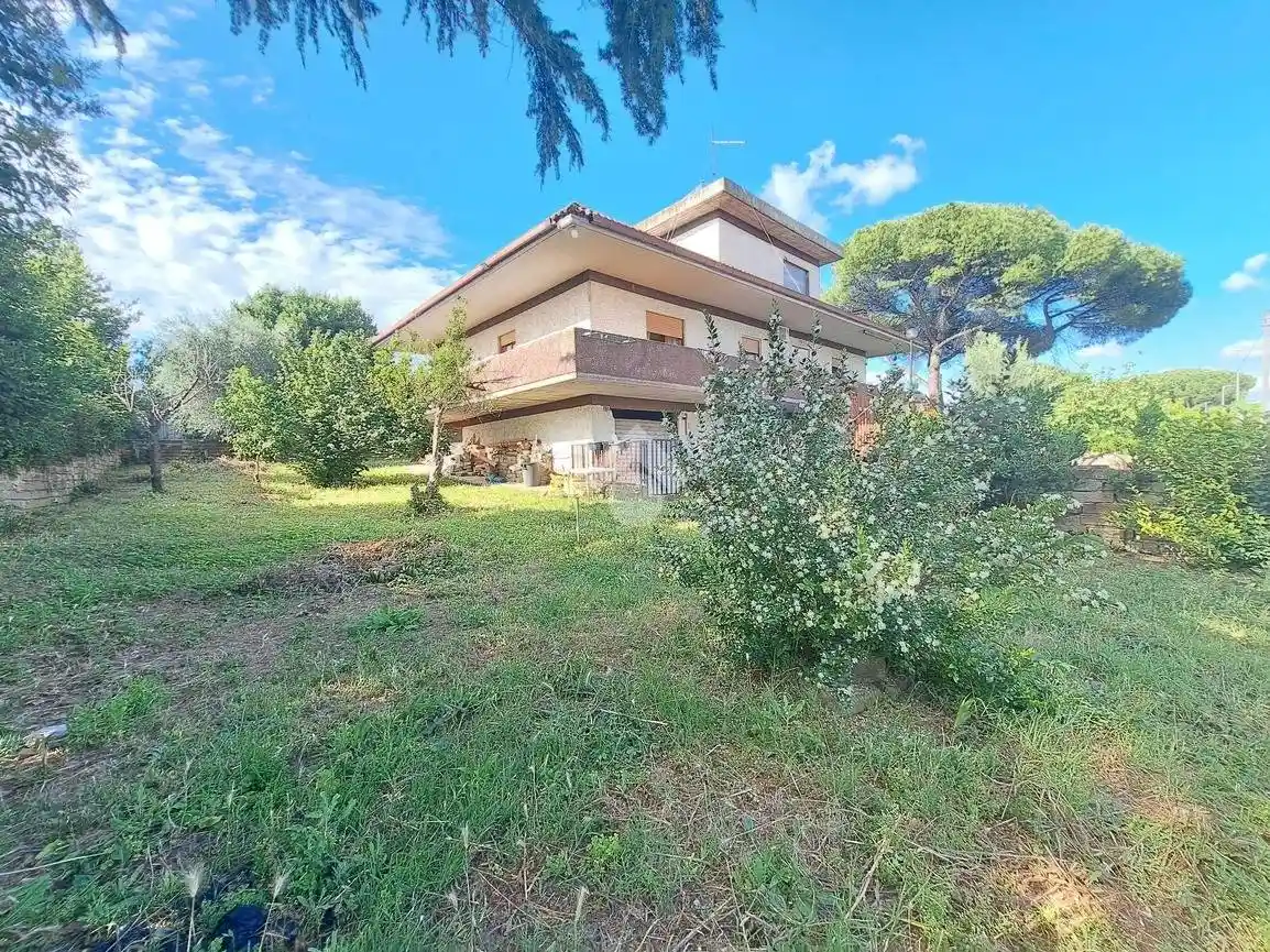 Casa indipendente in vendita a Roma