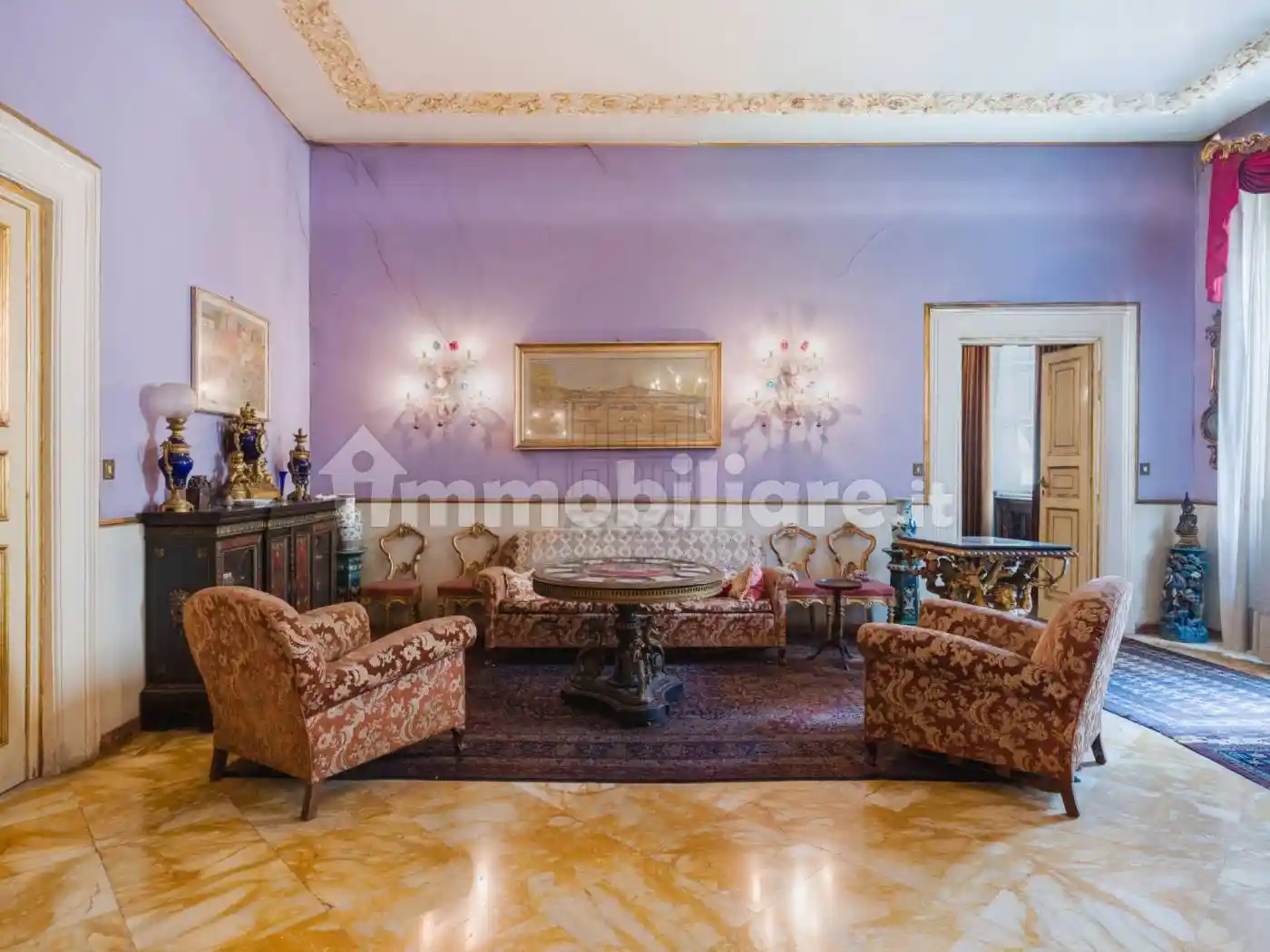 Palazzo - Edificio in vendita a Lucca