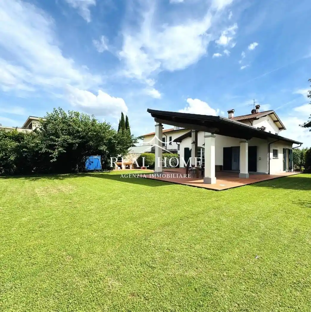Villa in vendita a Prato