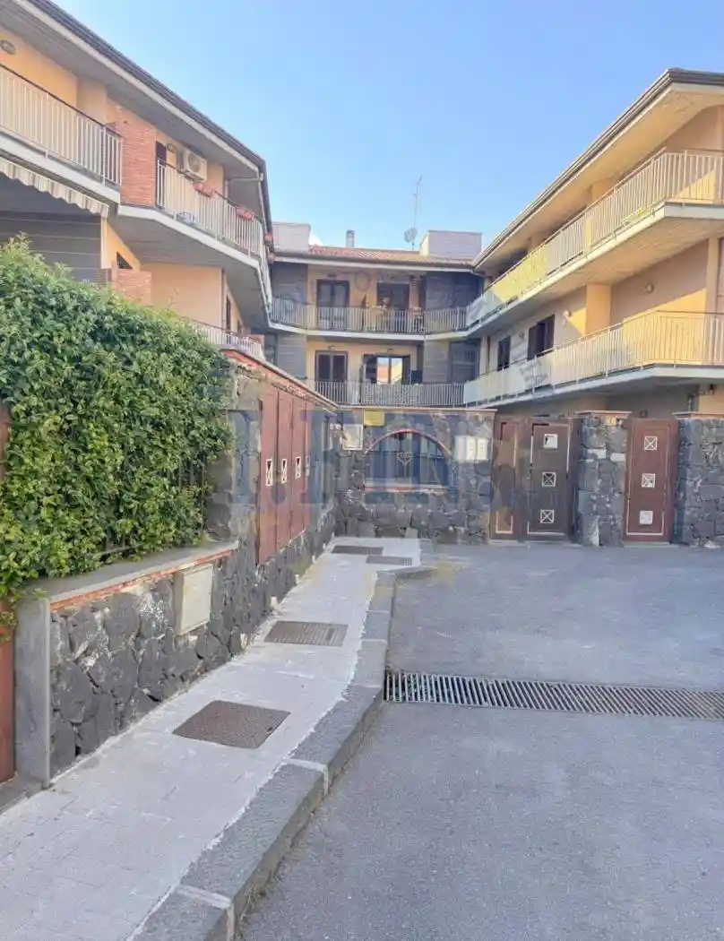 Appartamento in vendita a Pedara