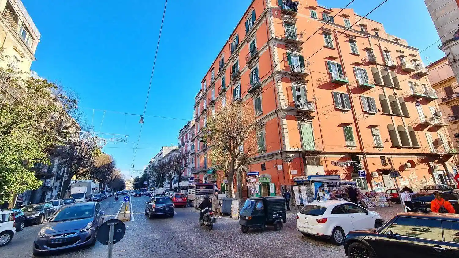 Appartamento in vendita a Napoli