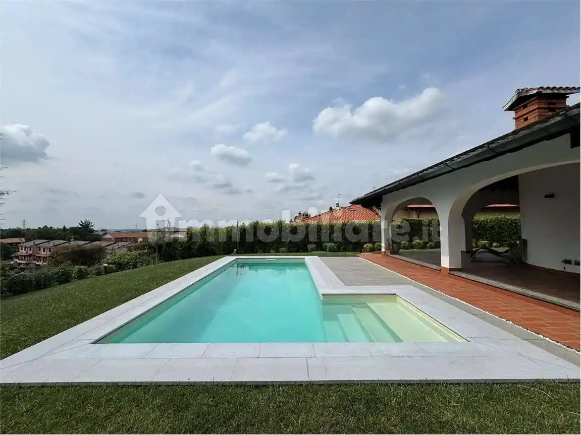 Villa in vendita a Cermenate