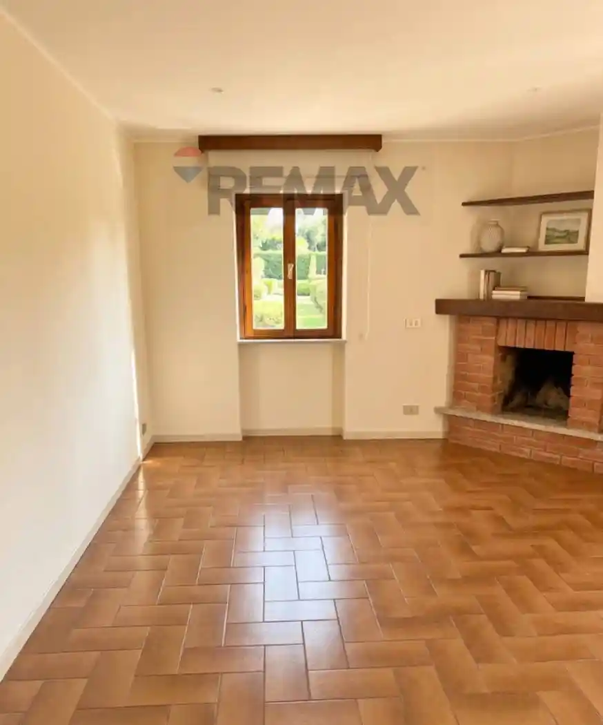 Appartamento in vendita a Casalzuigno
