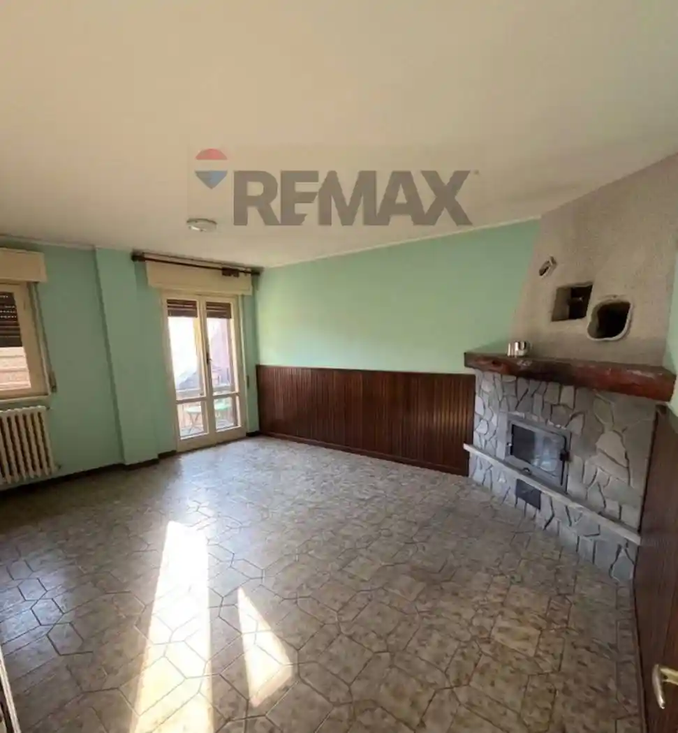 Appartamento in vendita a Casalzuigno