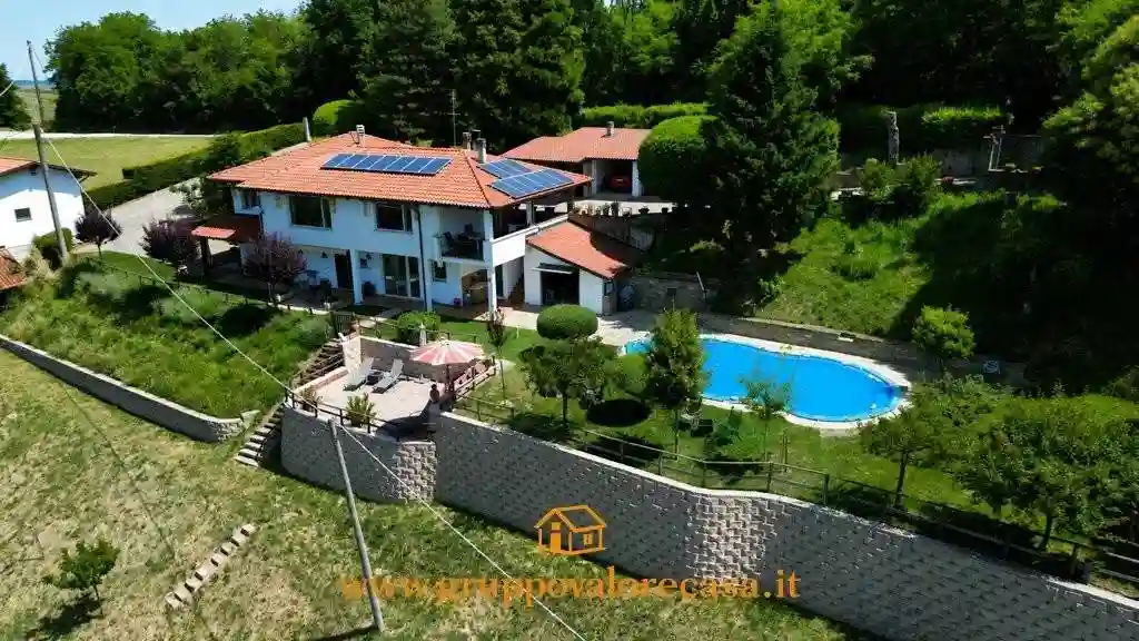 Villa - foto 2