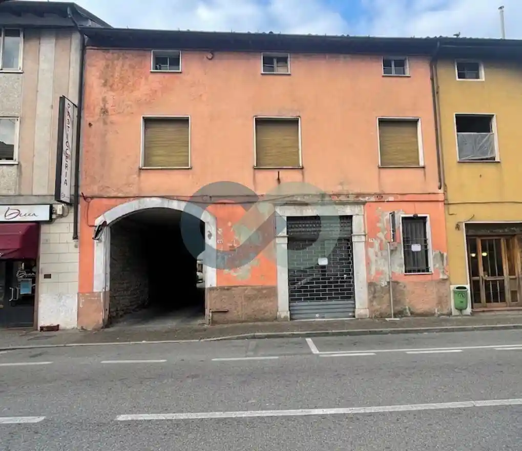 Palazzo - Edificio in vendita a Castenedolo