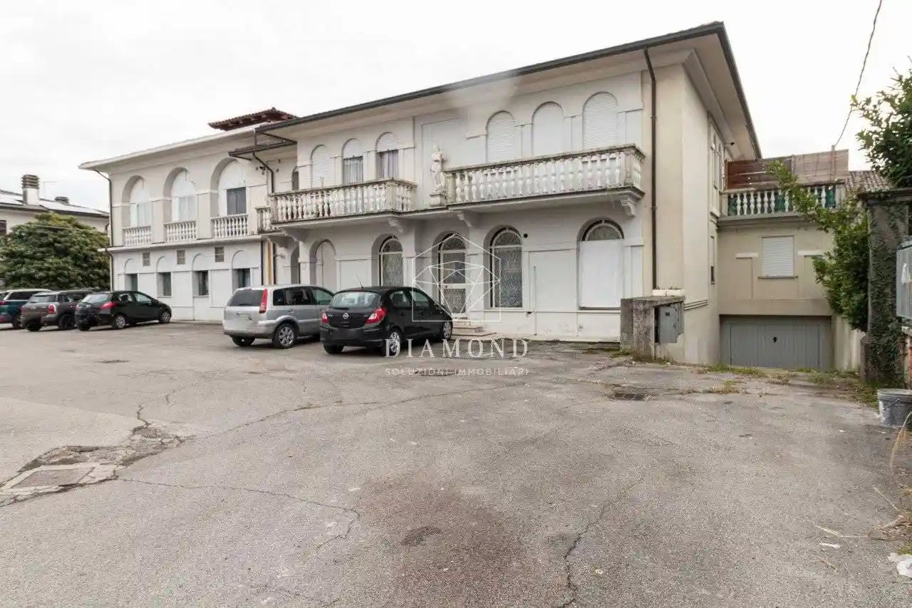 Palazzo - Edificio in vendita a Fonte