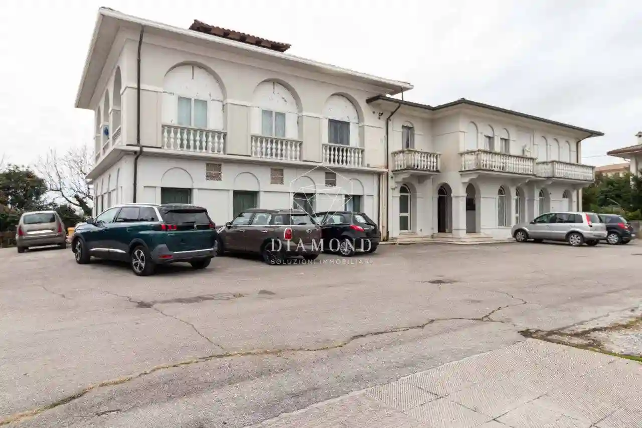 Palazzo - Edificio - foto 2