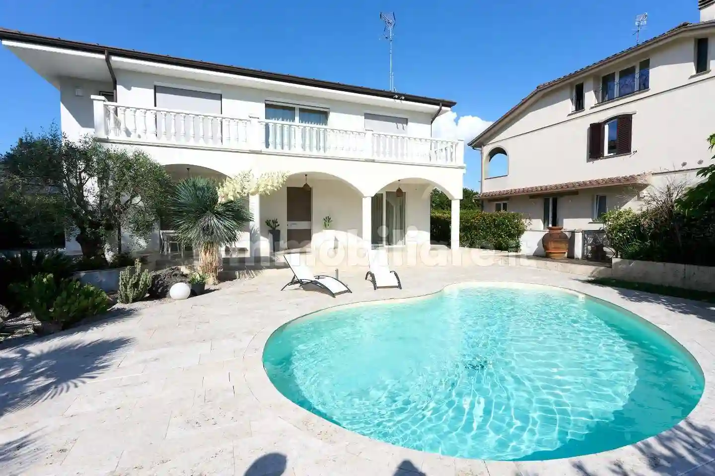 Villa - foto 2