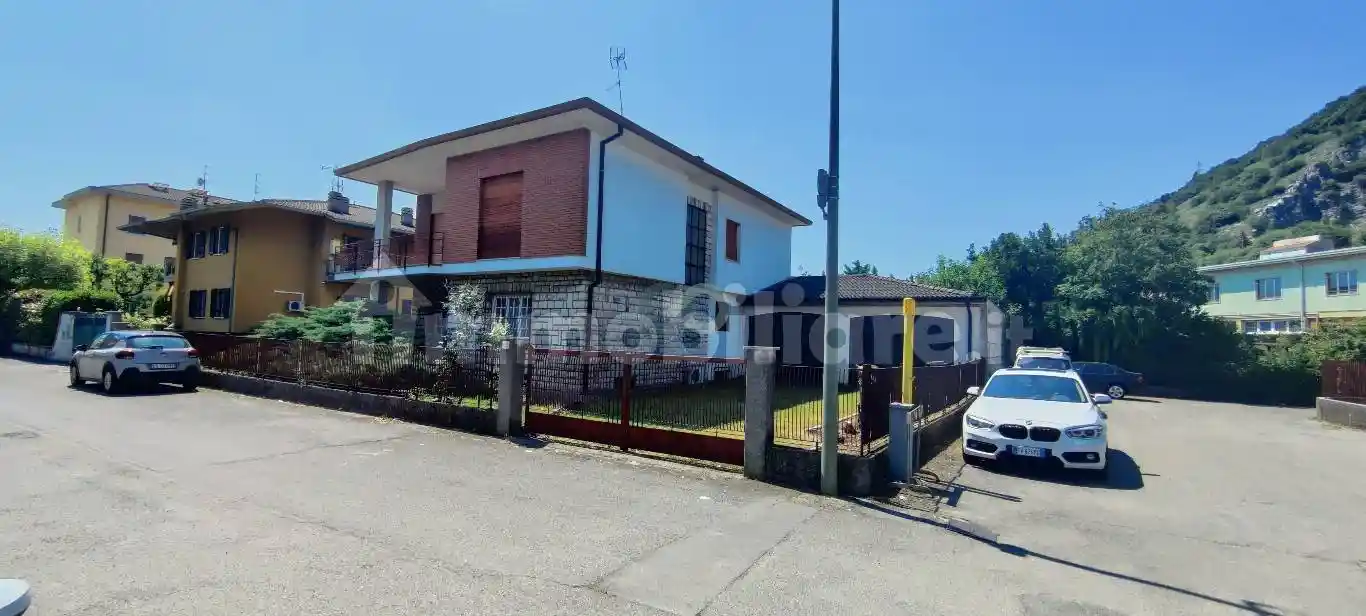 Villetta a schiera in vendita a Brescia