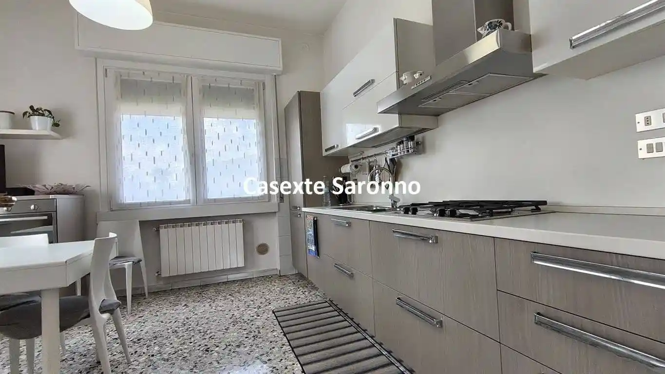 Casa indipendente in vendita a Ferno
