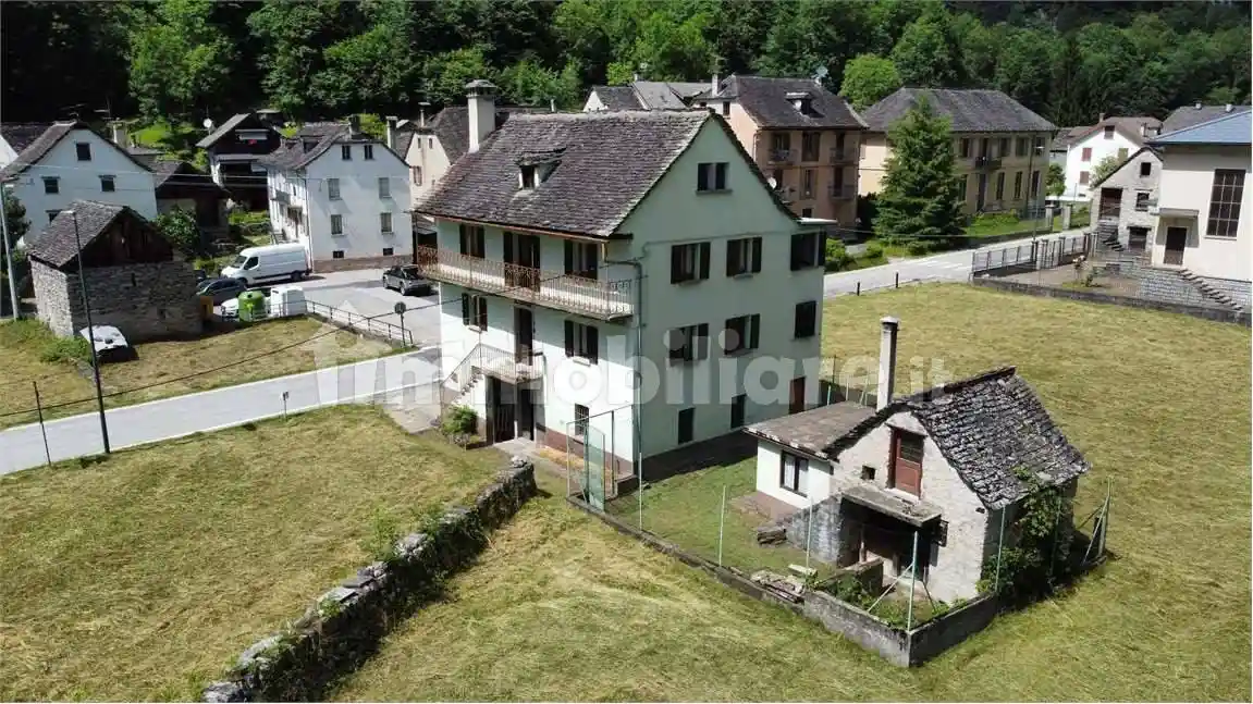 Casa indipendente in vendita a Premia