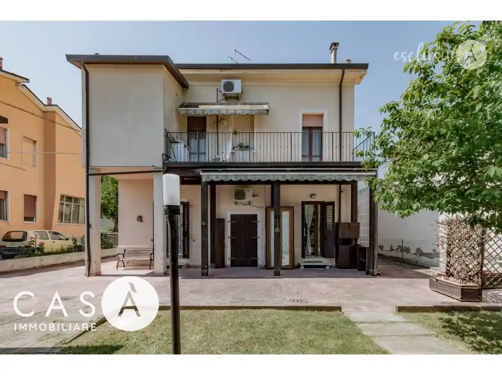 Casa indipendente in vendita a Cesena