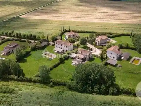 Rustico - Casale in vendita a Cortona