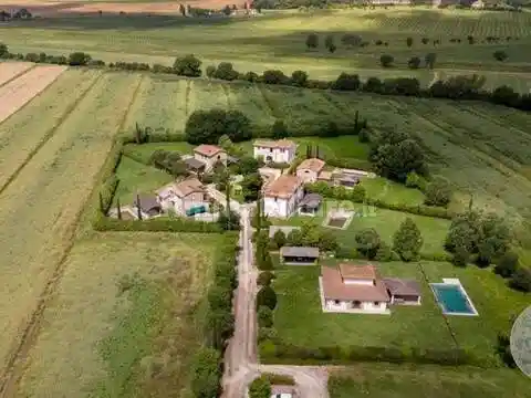 Rustico - Casale in vendita a Cortona
