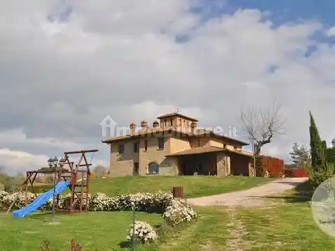 Villa in vendita a Castiglione del Lago