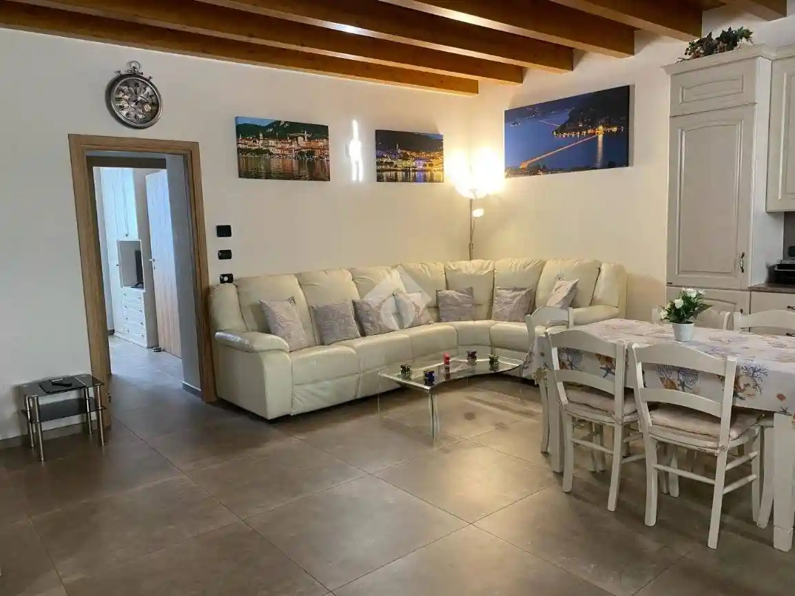 Appartamento in vendita a Endine Gaiano