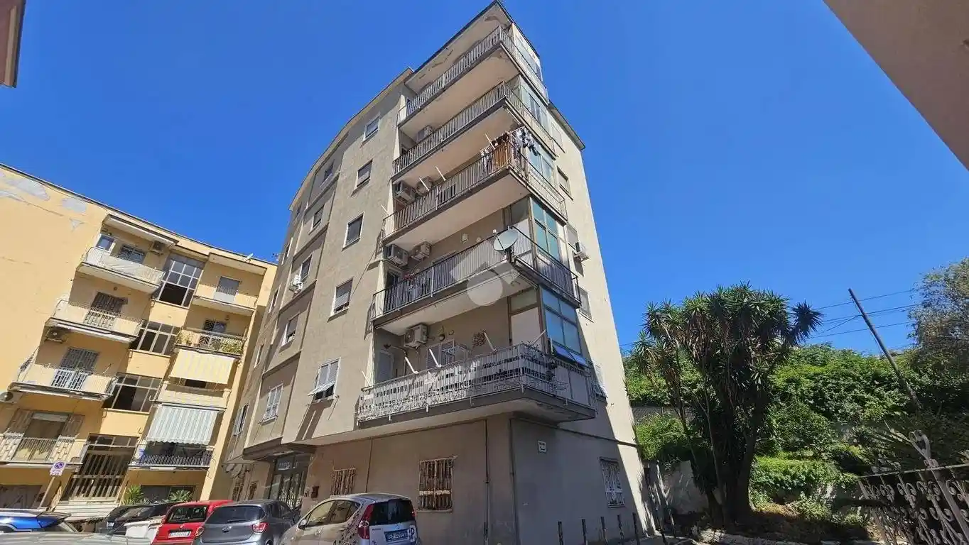Appartamento in vendita a Napoli