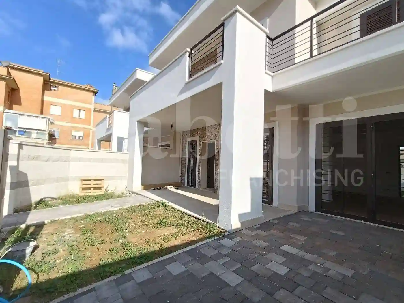 Villa - foto 2