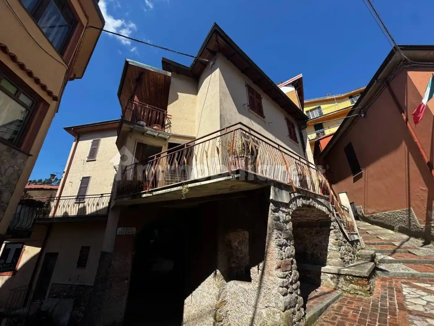 Casa indipendente in vendita a Follo