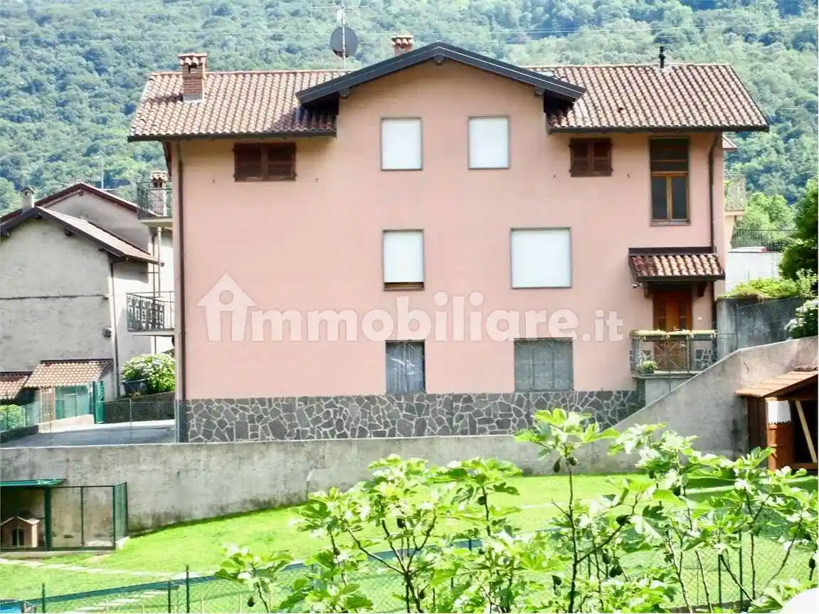 Villa in vendita a Sant'Omobono Terme