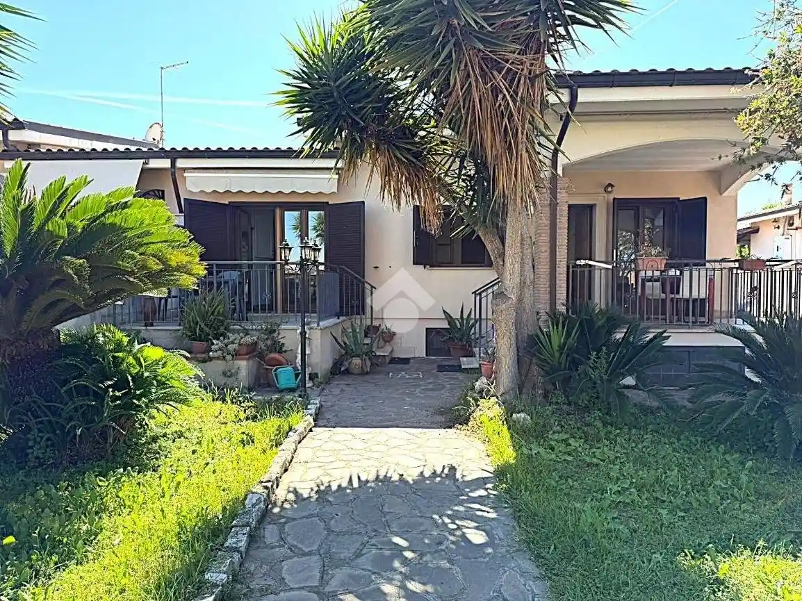 Villa in vendita a Ardea