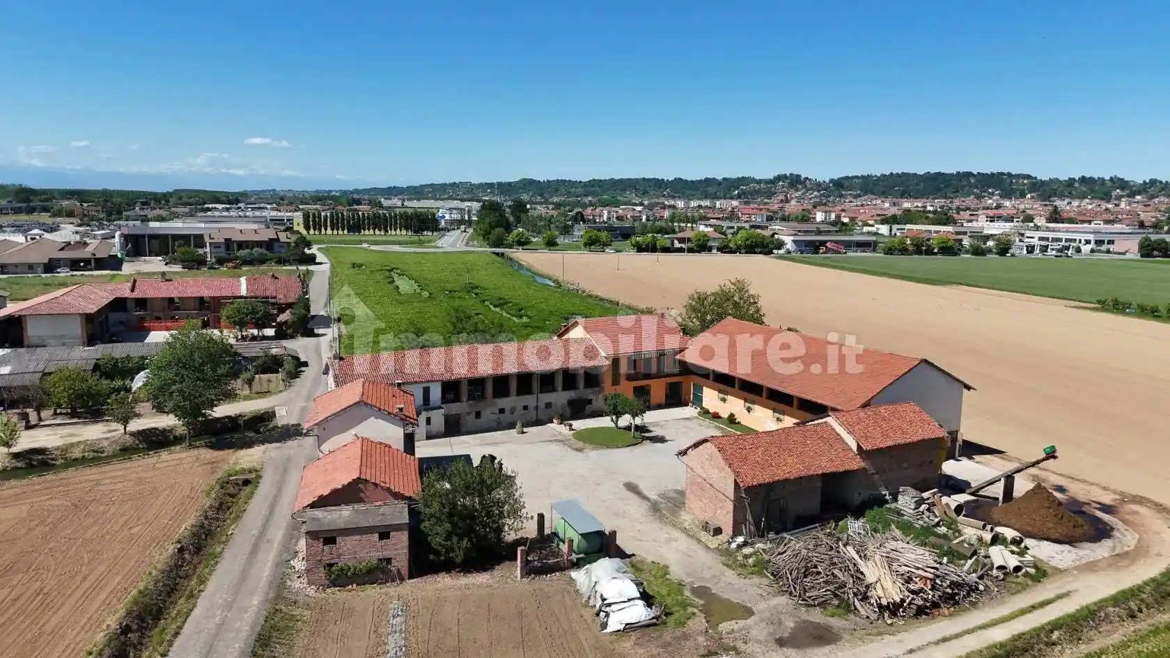 Rustico - Casale in vendita a Bra