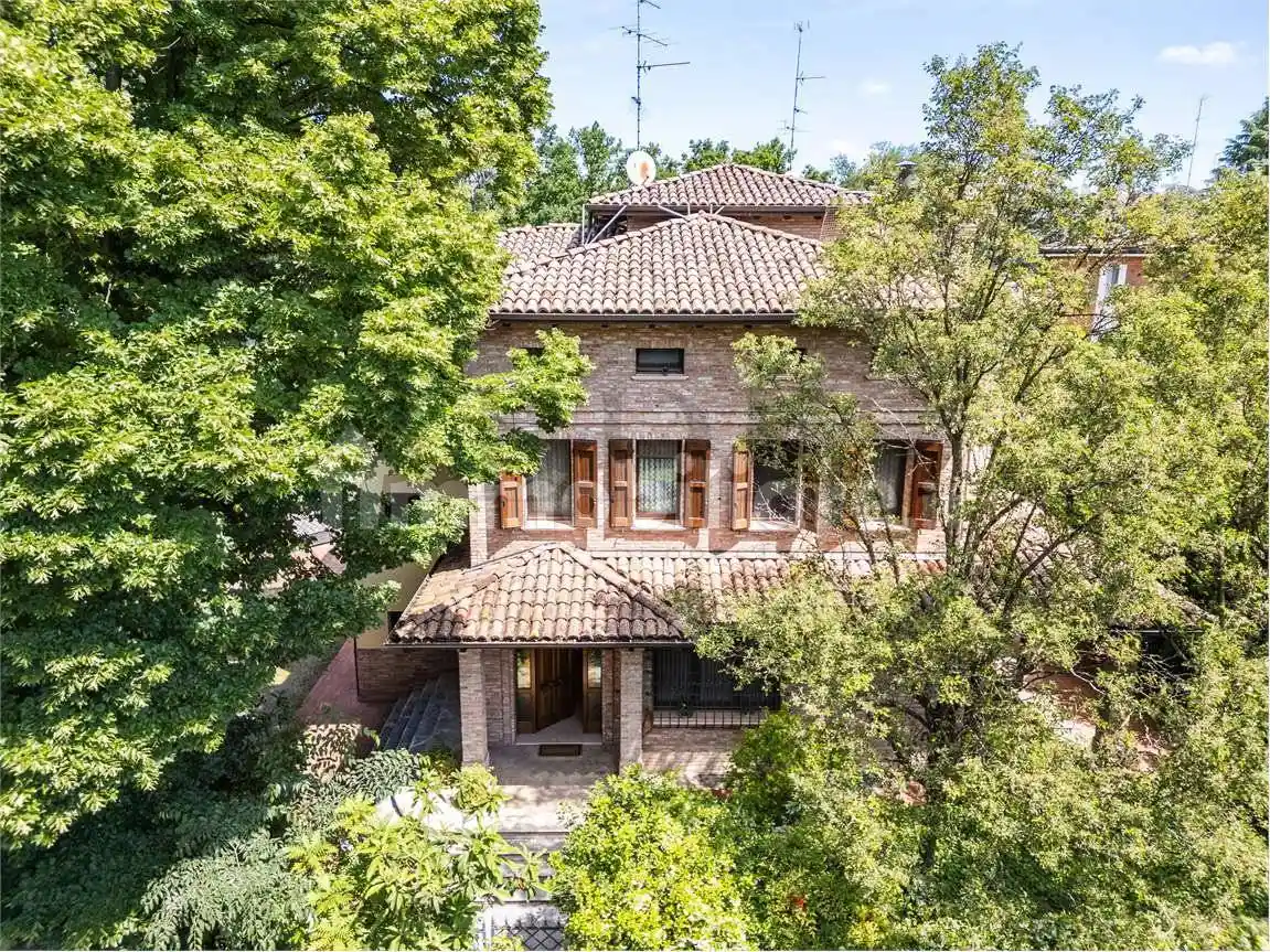 Villa in vendita a Modena