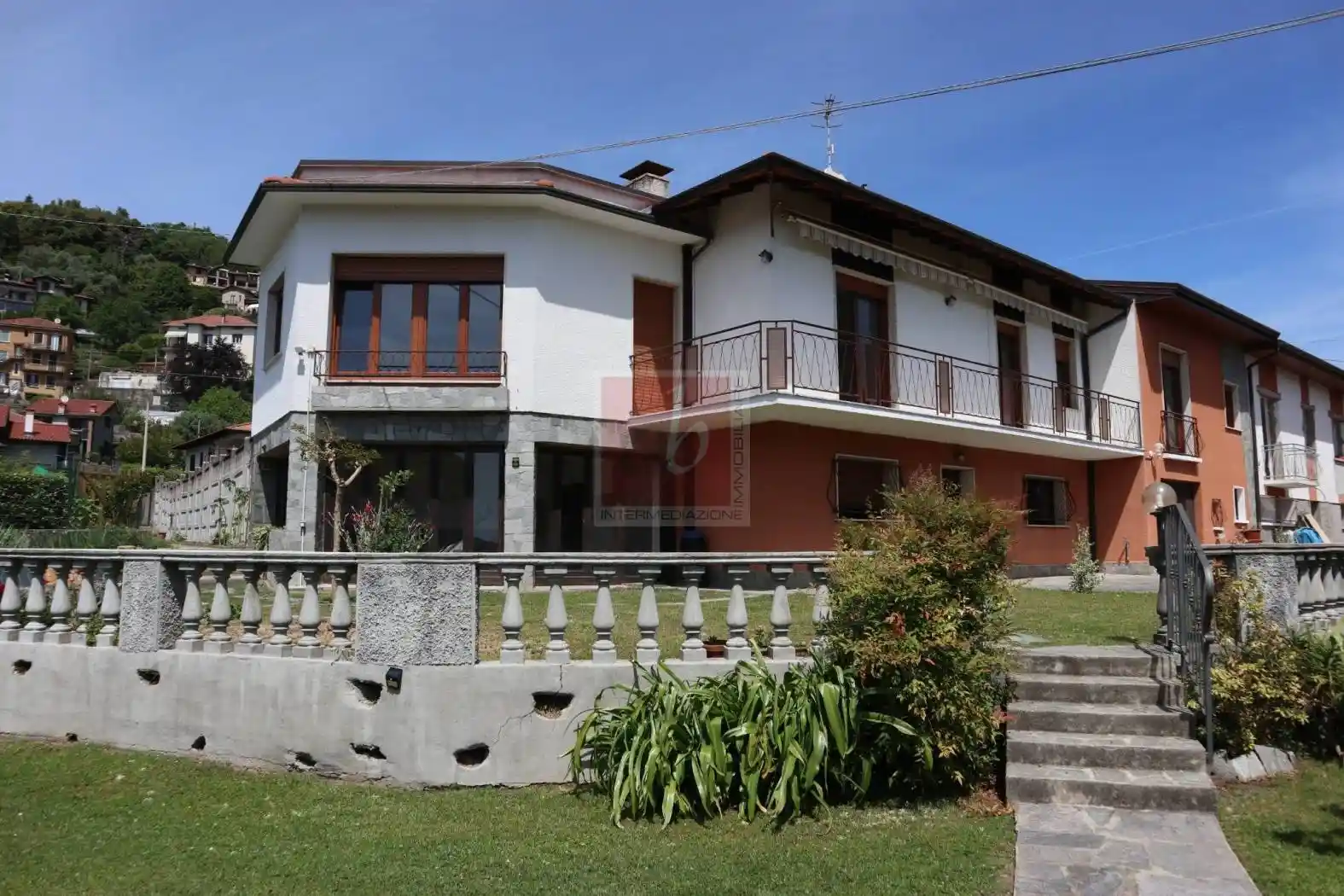 Casa indipendente in affitto a Gemonio